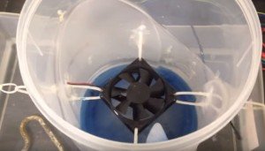 cooler_com_produto_azul